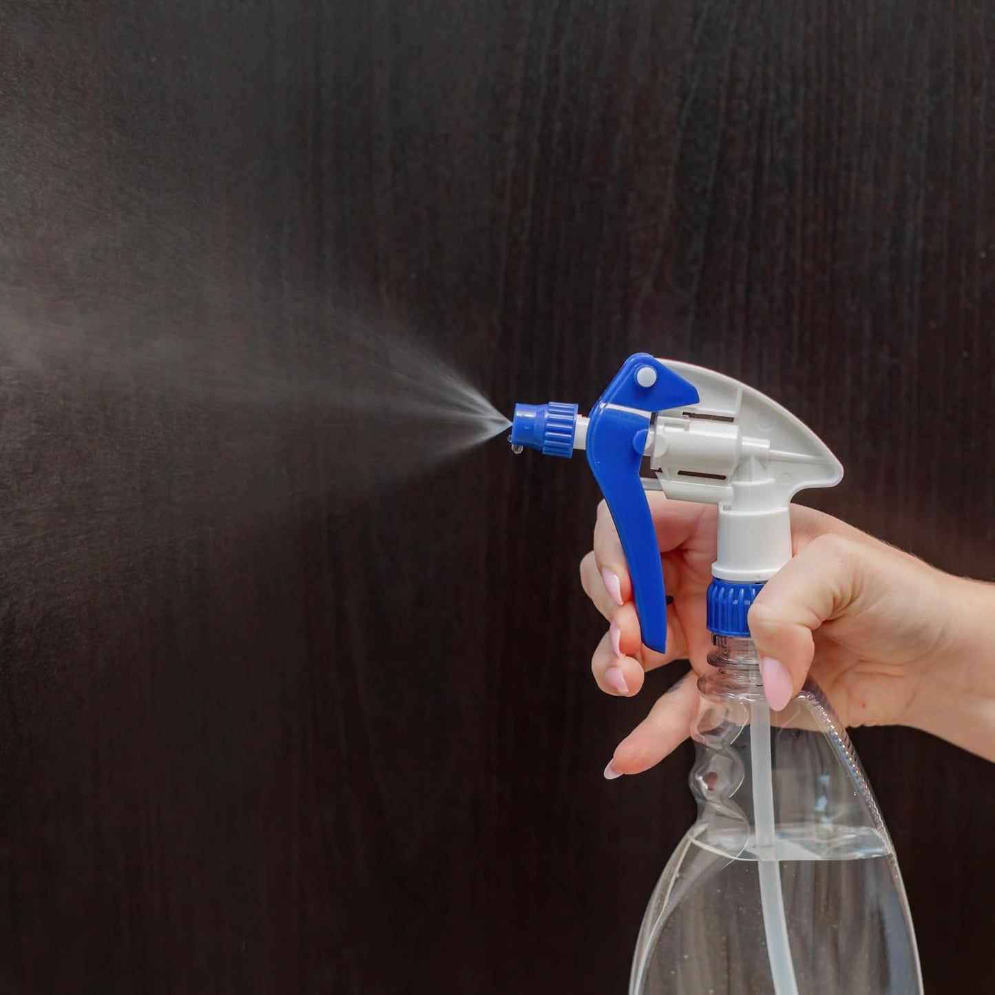 Heluva Green Heavy Duty 24oz Clear Plastic Spray Bottles for Cleaning - Large Empty Bottles for Gardening Solutions, Vinegar, Chemicals, Professional Cleaners - Adjustable Sprayer Nozzle - 4 Pack